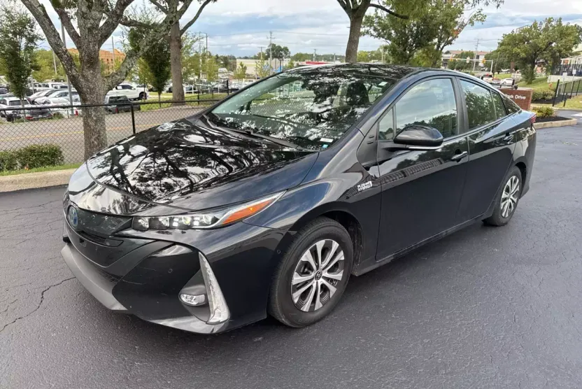 2022 Toyota Prius Prime Limited photo 1