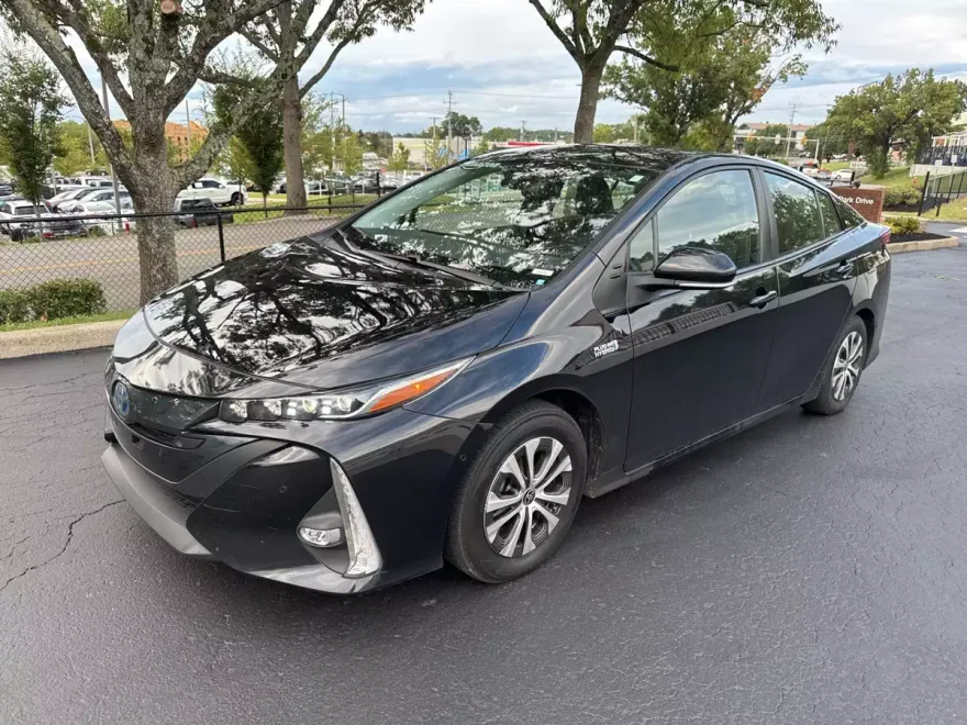 2022 Toyota Prius Prime Limited photo 1