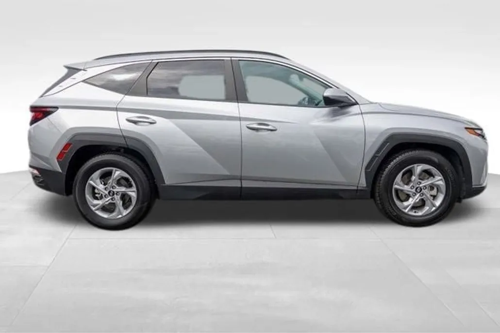 2024 Hyundai Tucson SEL photo 1