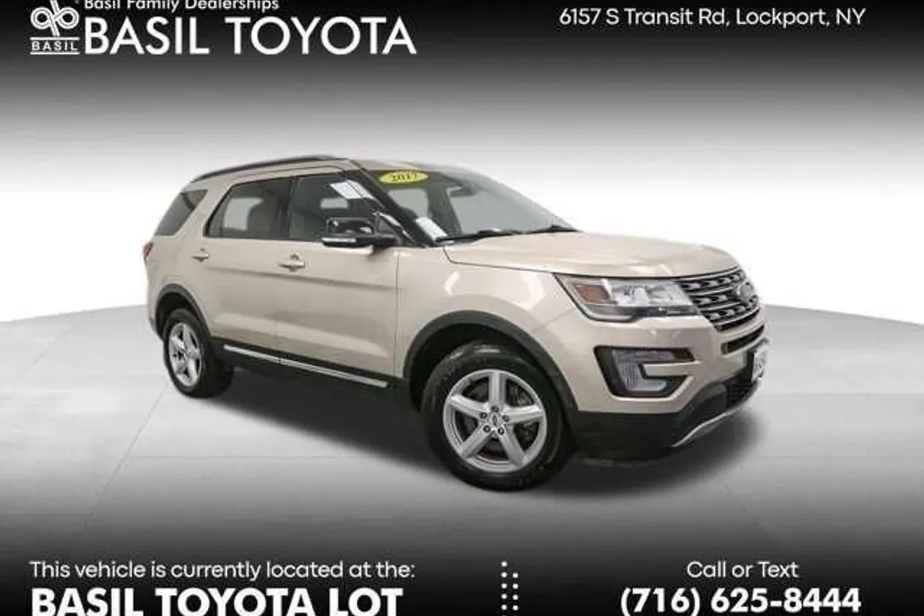 2017 Ford Explorer XLT photo 1