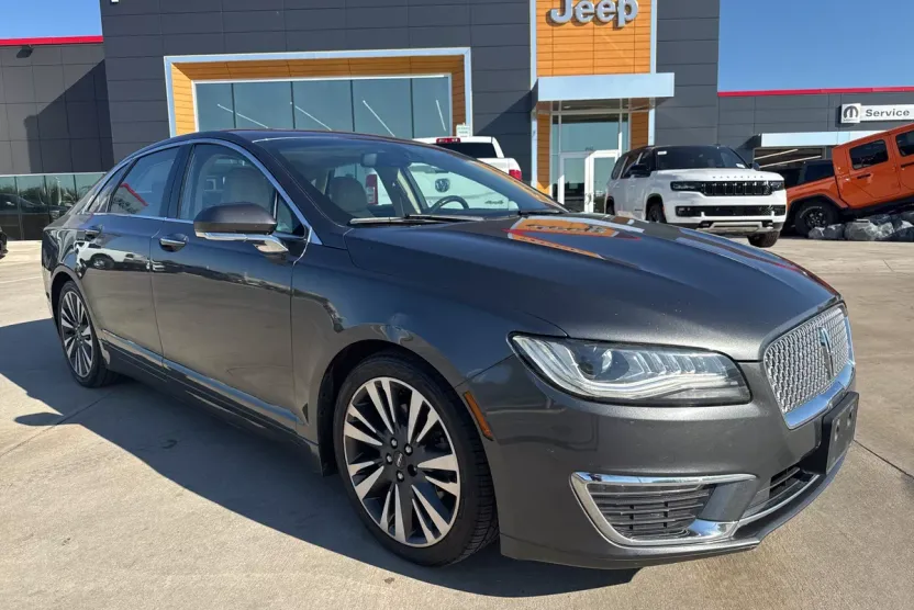 2017 Lincoln MKZ Reserve photo 1