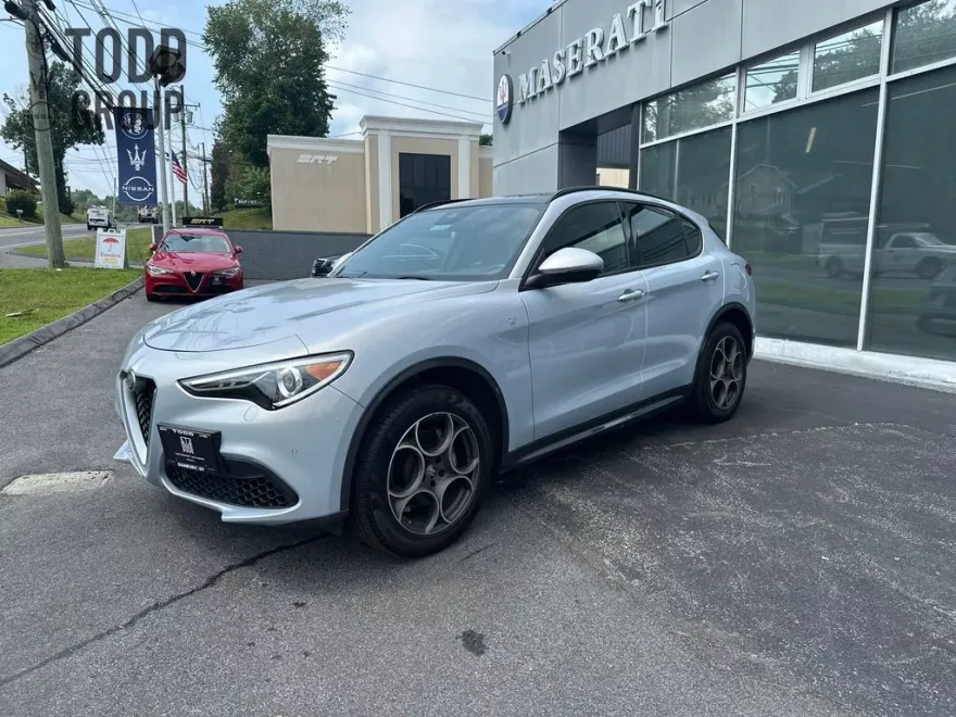 2022 Alfa Romeo Stelvio Ti photo 1