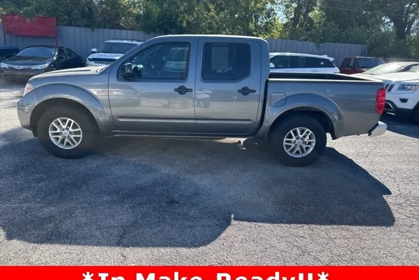 2016 Nissan Frontier SV photo 1