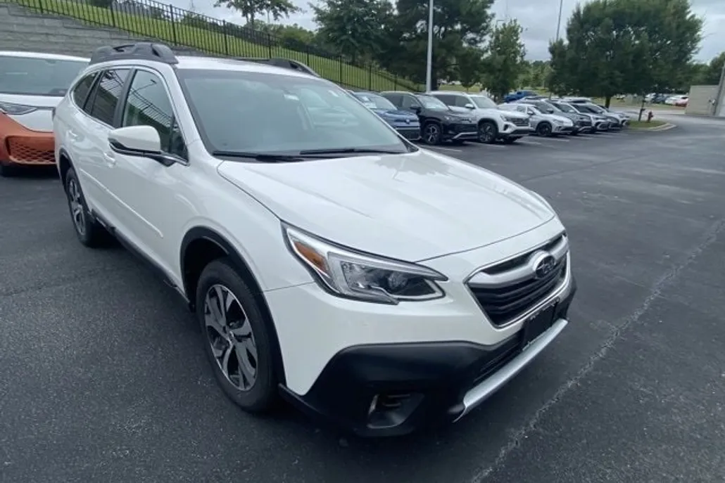 2022 Subaru Outback Limited photo 1