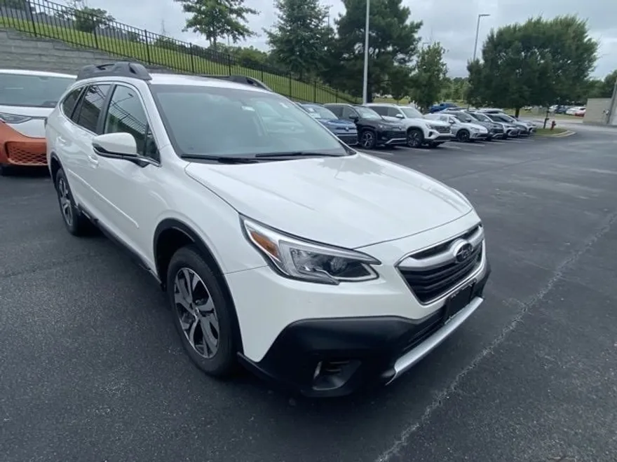 2022 Subaru Outback Limited photo 1