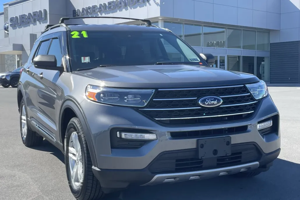 2021 Ford Explorer XLT photo 1