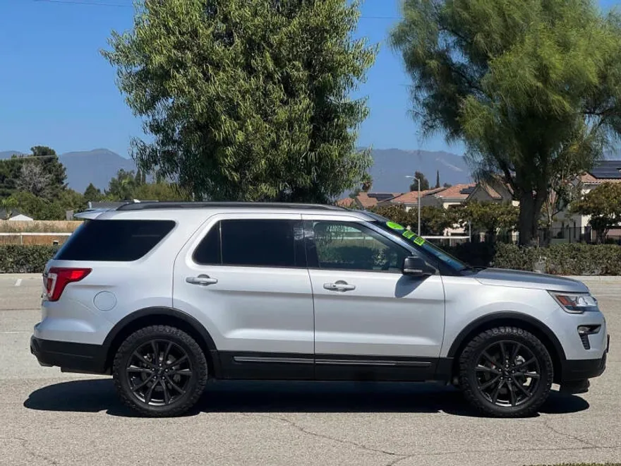 2018 Ford Explorer XLT photo 1