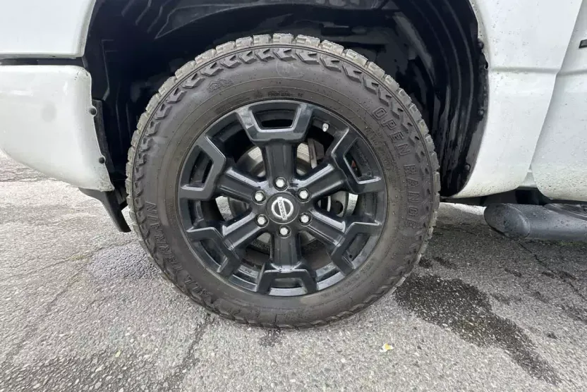 2018 Nissan Titan SV photo 1