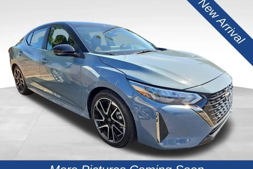 2025 Nissan Sentra SR photo 1