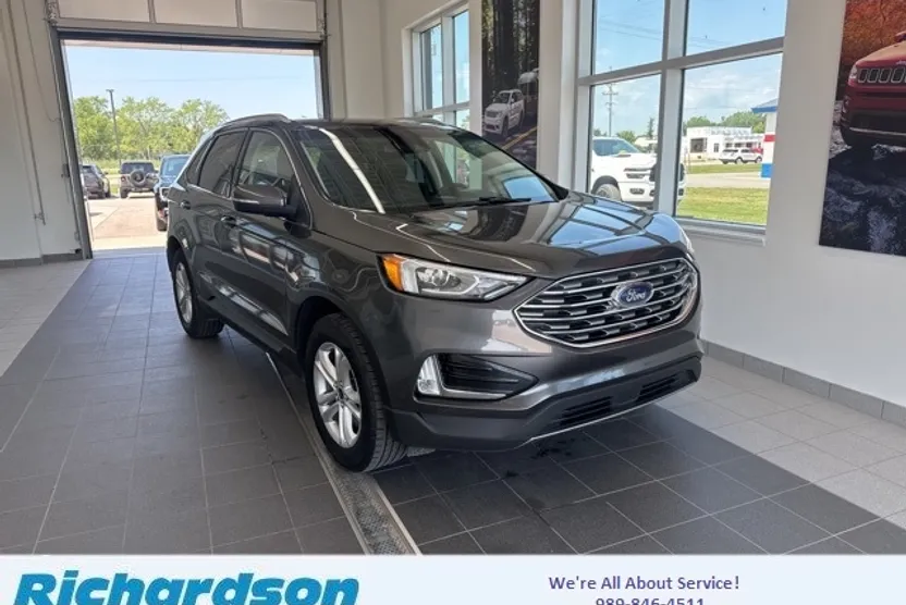 2019 Ford Edge SEL photo 1