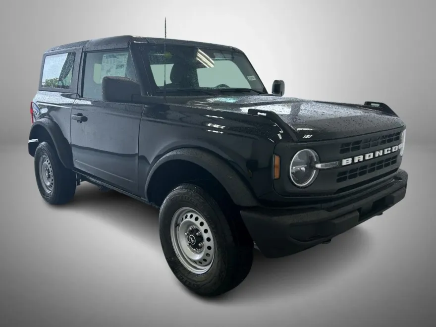 2025 Ford Bronco Base photo 1