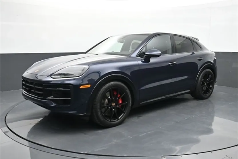 2025 Porsche Cayenne GTS photo 1
