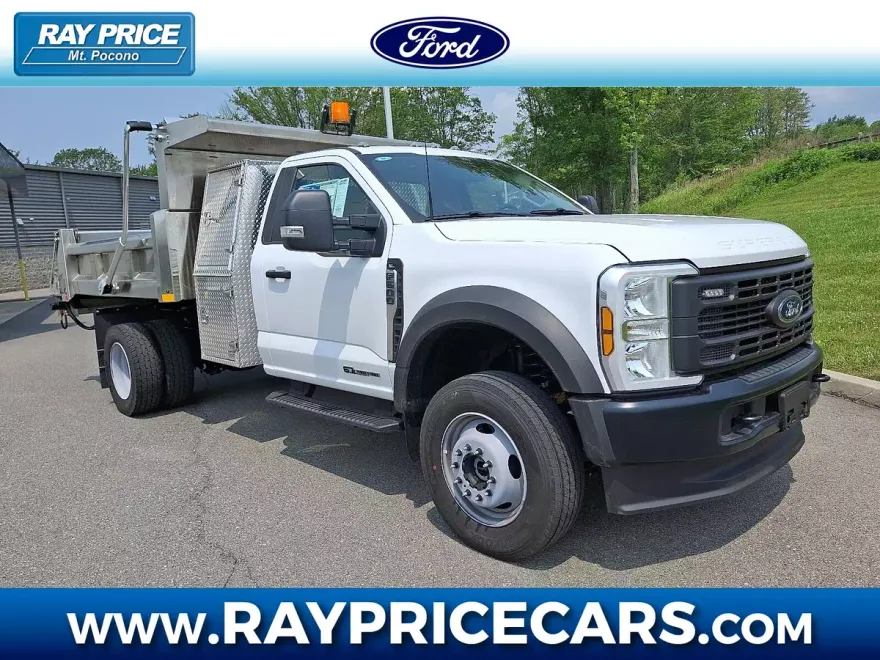2024 Ford F-600 photo 1