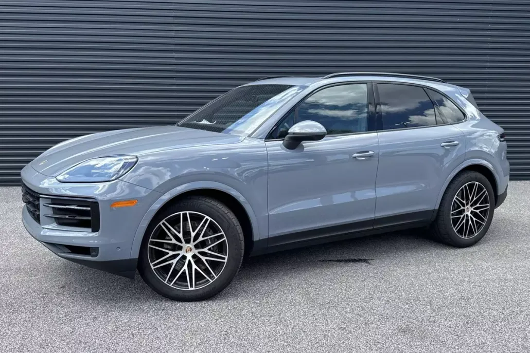 2025 Porsche Cayenne photo 1
