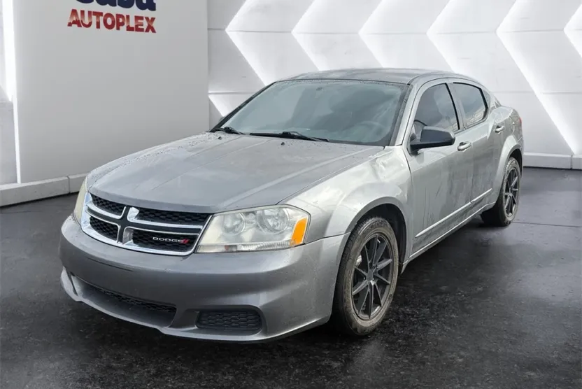 2012 Dodge Avenger SE photo 1