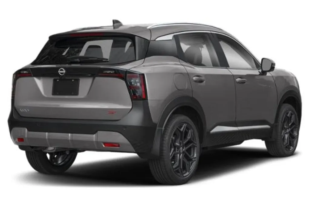 2026 Nissan Kicks SR photo 1