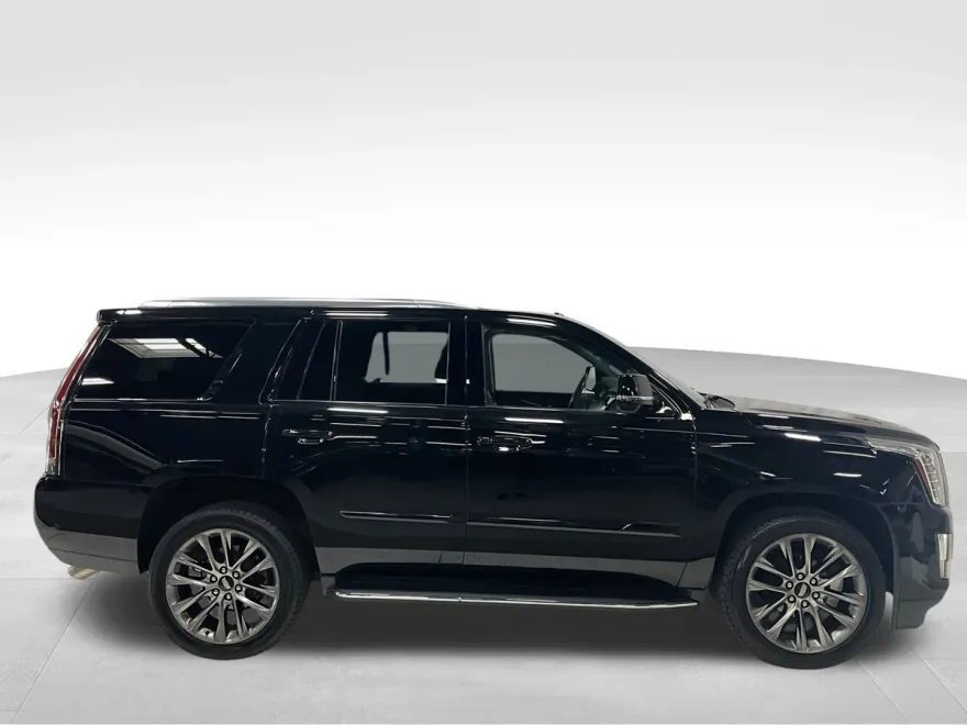 2020 Cadillac Escalade Luxury photo 1