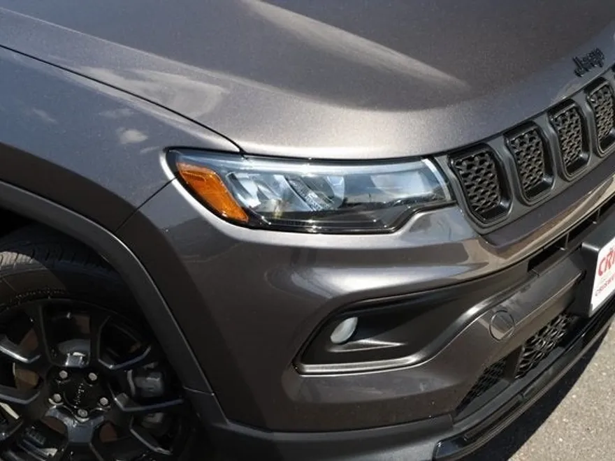 2023 Jeep Compass Altitude photo 1
