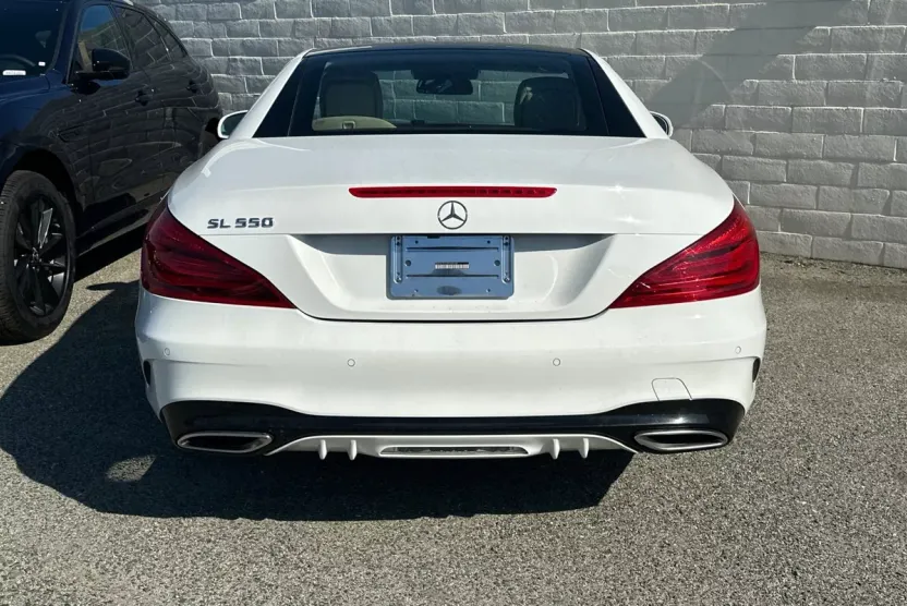 2017 Mercedes Benz SL 550 photo 1