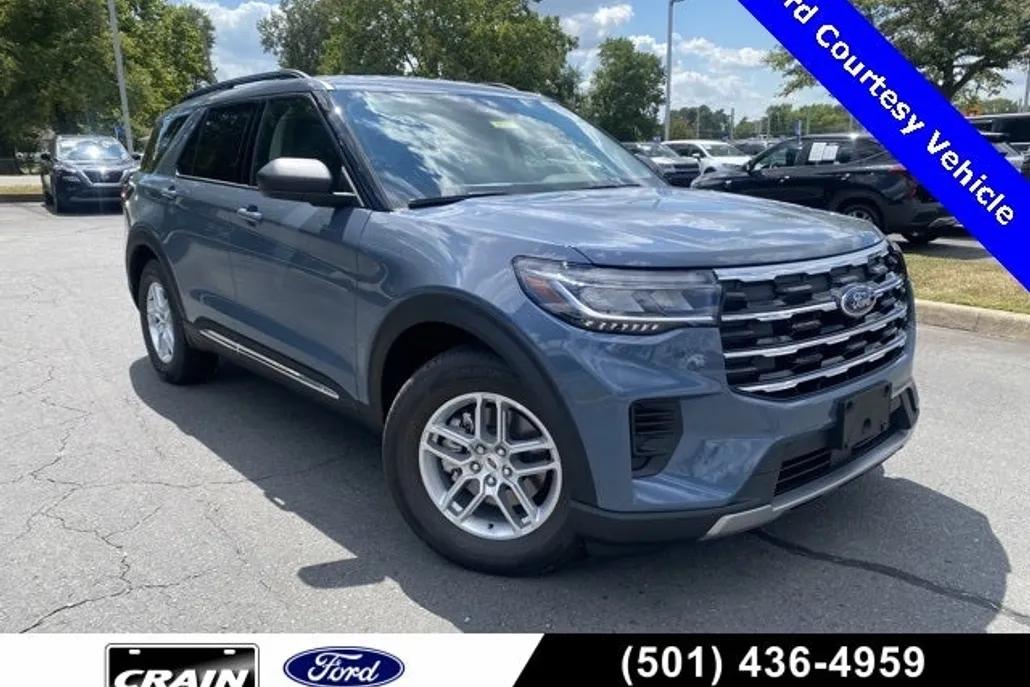 2025 Ford Explorer photo 1