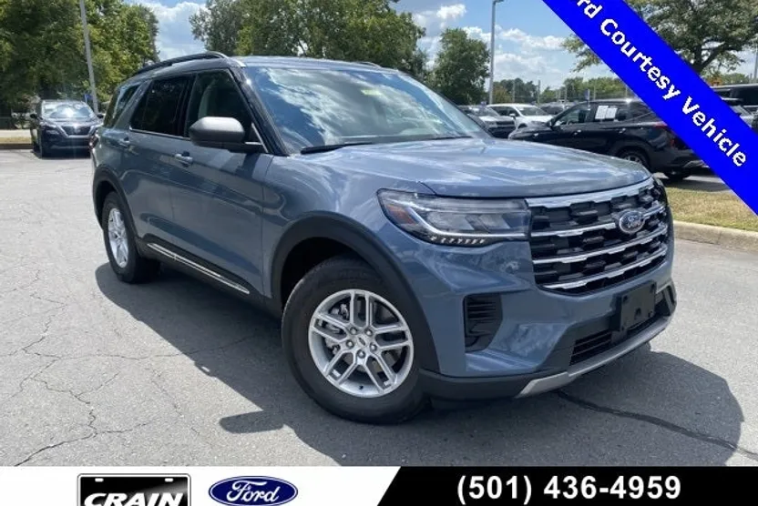 2025 Ford Explorer photo 1