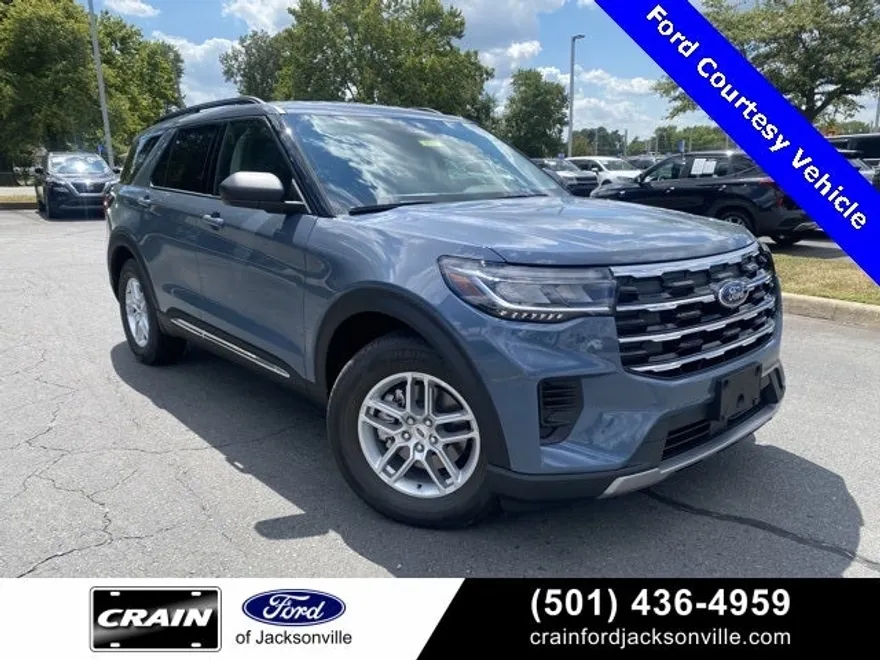 2025 Ford Explorer photo 1