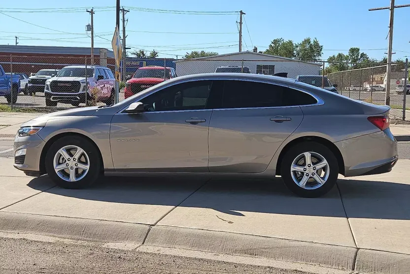 2024 Chevrolet Malibu LS photo 1