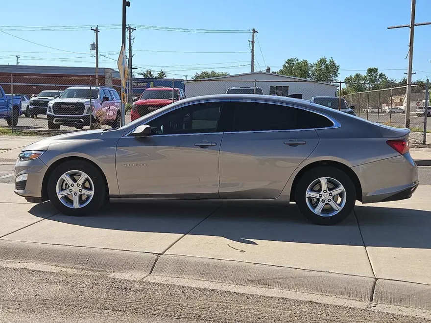 2024 Chevrolet Malibu LS photo 1