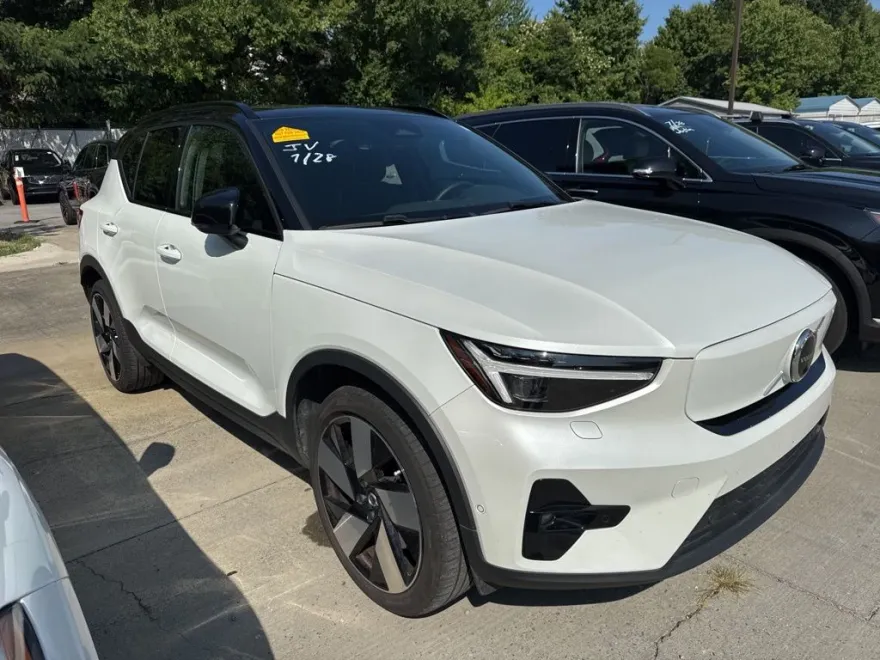 2023 Volvo XC40 Recharge Ultimate photo 1