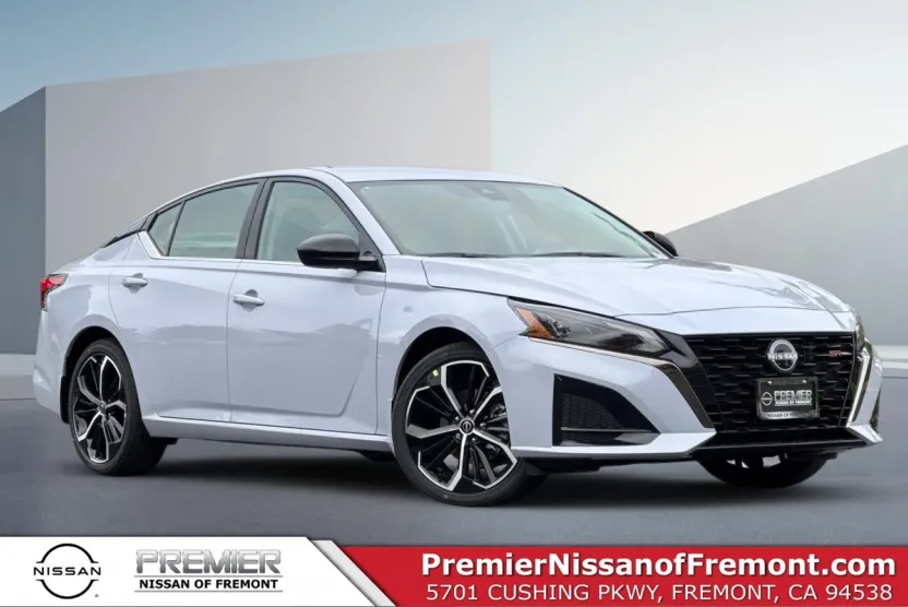 2025 Nissan Altima 2.5 SR photo 1