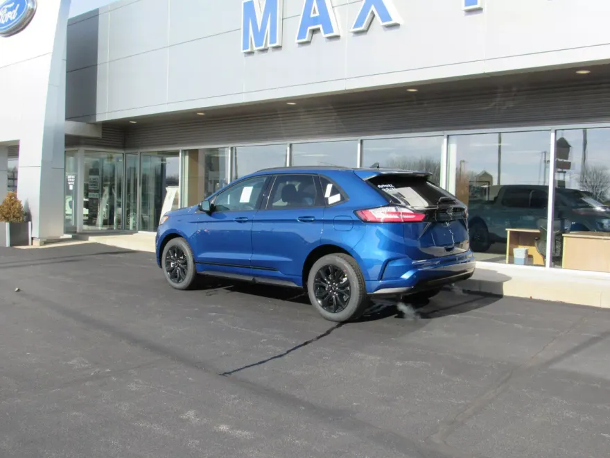 2024 Ford Edge SE photo 1
