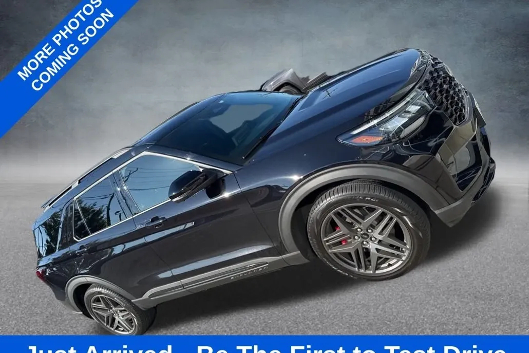 2025 Ford Explorer ST photo 1
