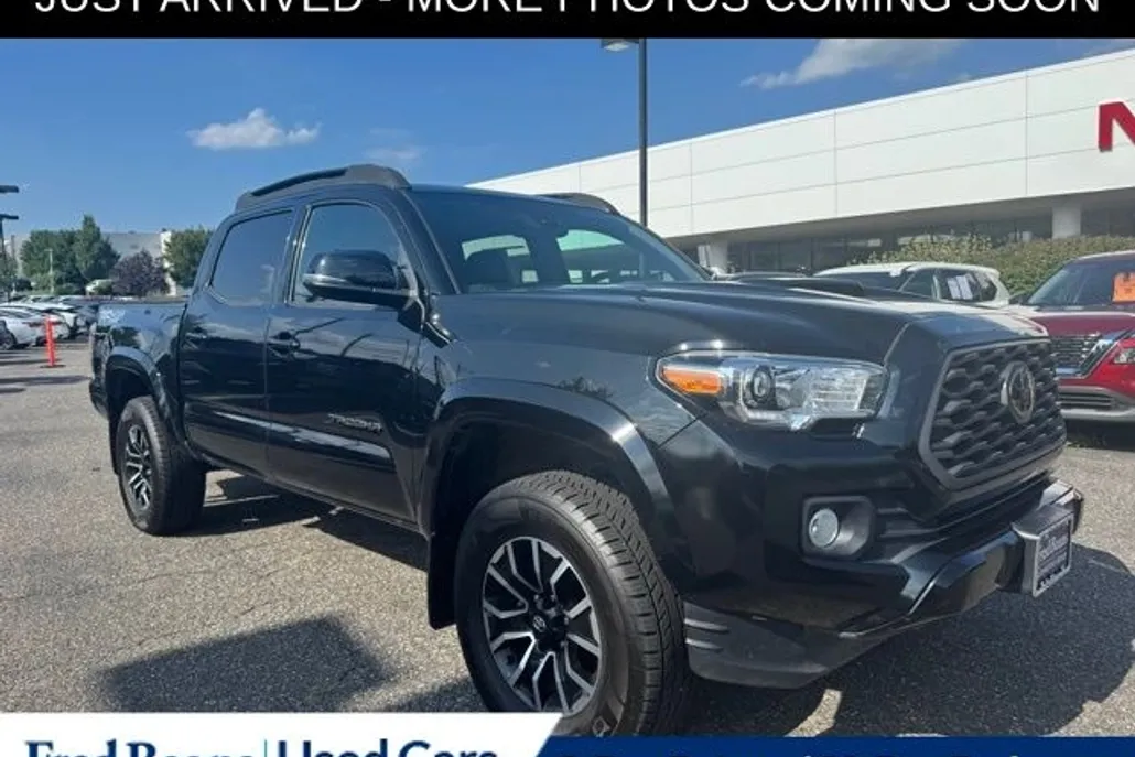 2022 Toyota Tacoma TRD Sport photo 1