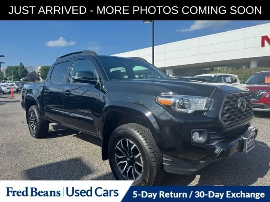 2022 Toyota Tacoma TRD Sport photo 1