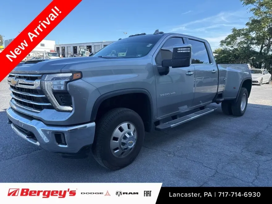 2025 Chevrolet Silverado 3500HD LTZ photo 1