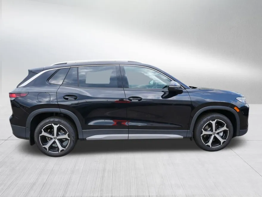 2025 Volkswagen Tiguan SE photo 1
