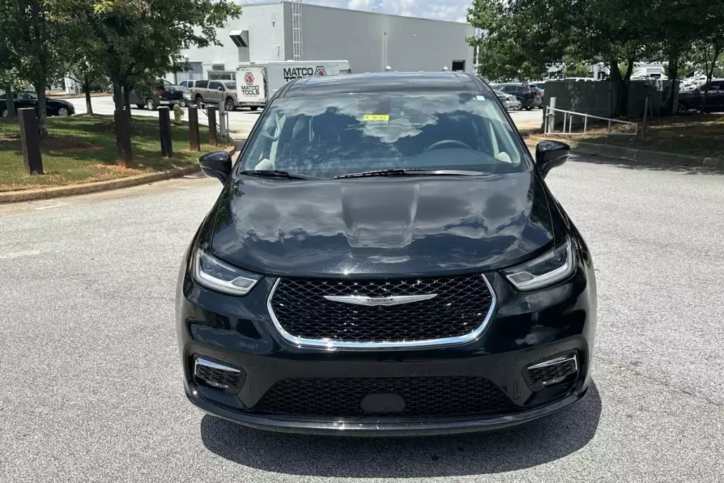 2024 Chrysler Pacifica Touring L photo 1