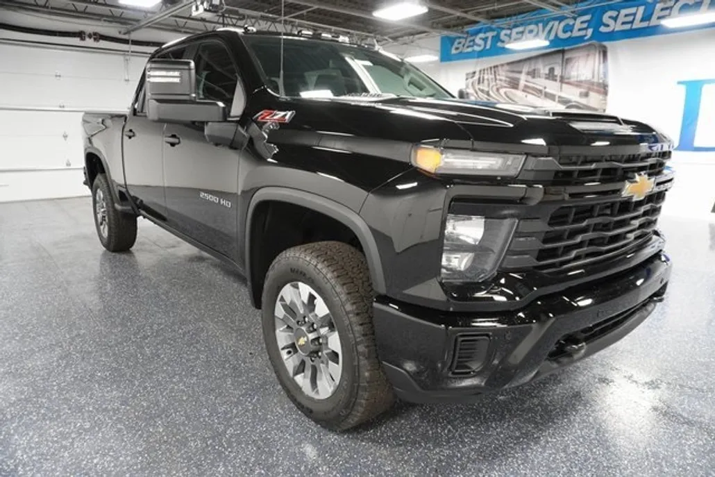 2025 Chevrolet Silverado 2500HD Custom photo 1