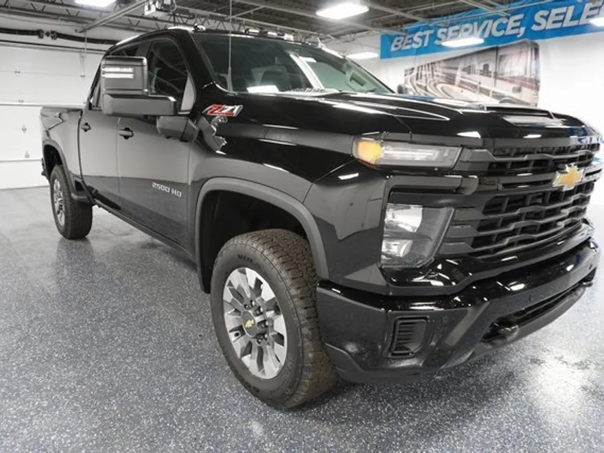 2025 Chevrolet Silverado 2500HD Custom photo 1