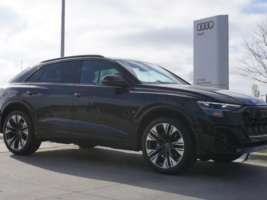 2025 Audi Q8 Premium Plus photo 1
