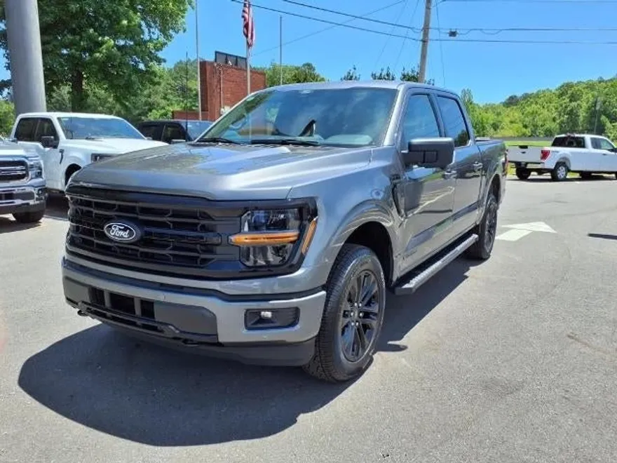 2025 Ford F-150 XLT photo 1