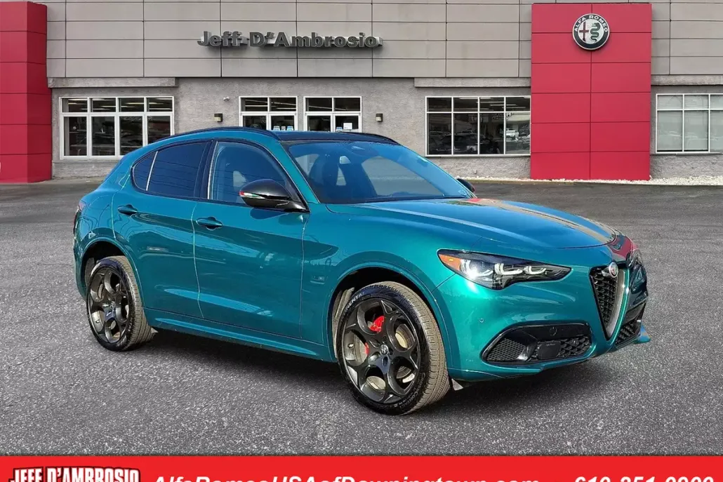 2025 Alfa Romeo Stelvio Tributo Italiano photo 1