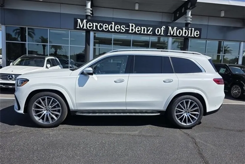 2026 Mercedes Benz GLS 580 4MATIC photo 1