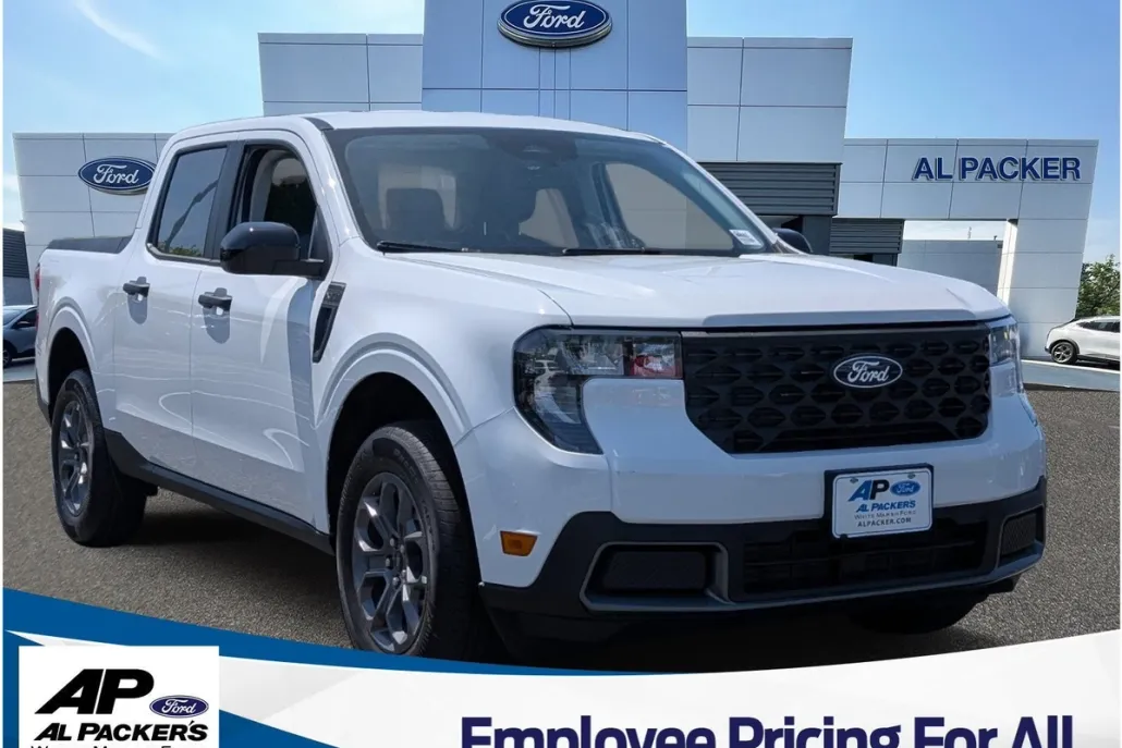 2025 Ford Maverick XLT photo 1