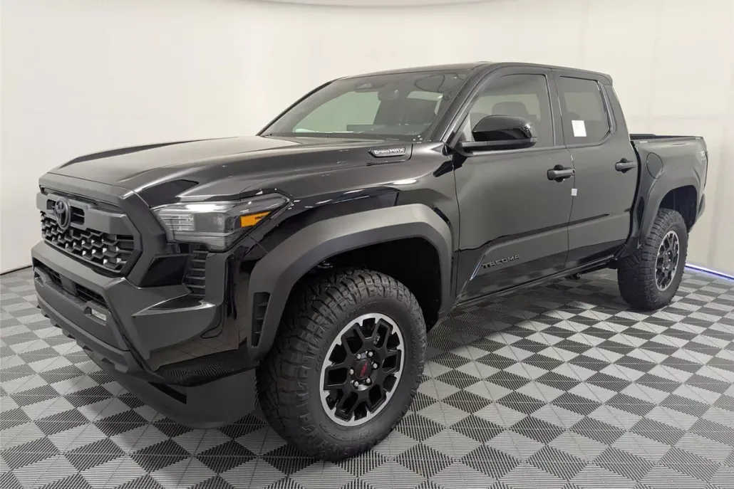 2025 Toyota Tacoma TRD Off-Road Double Cab photo 1