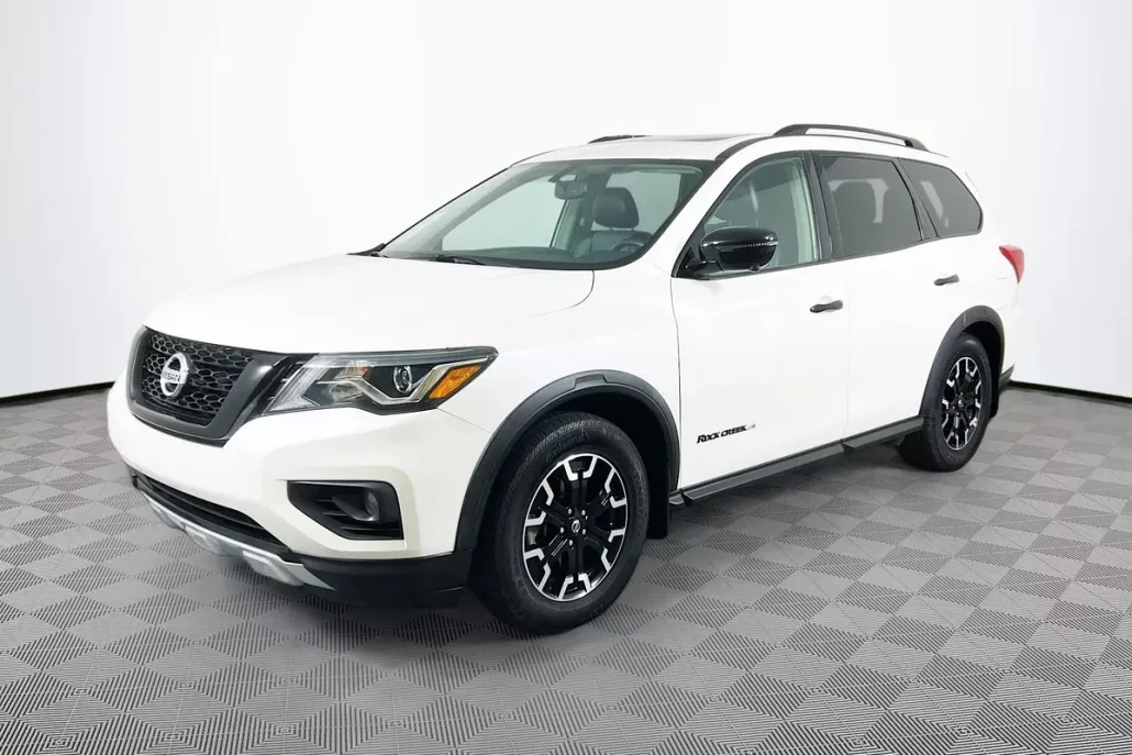2020 Nissan Pathfinder SL photo 1