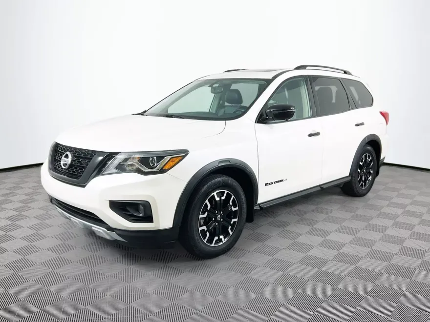 2020 Nissan Pathfinder SL photo 1