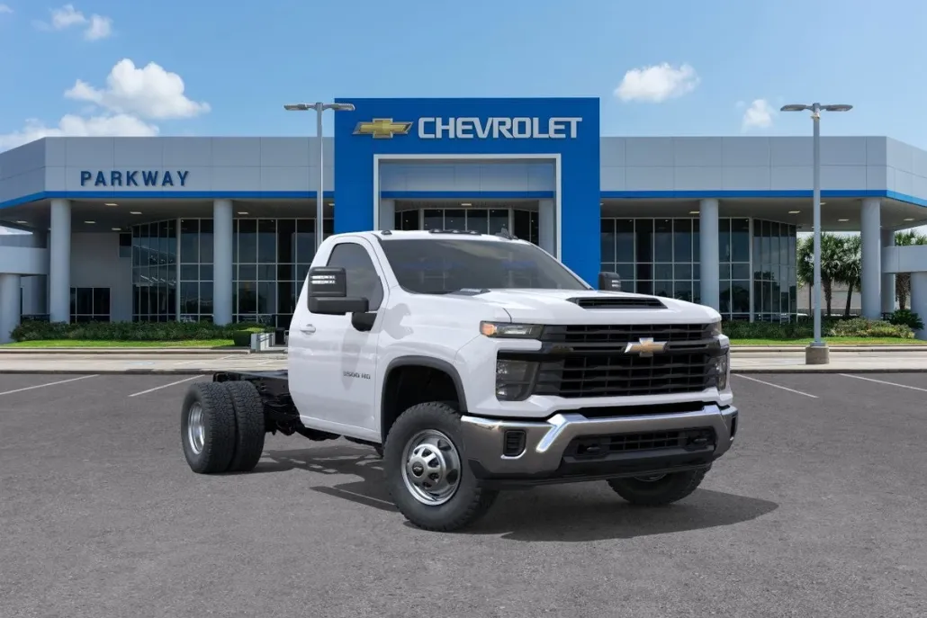 2025 Chevrolet Silverado 3500HD Work Truck photo 1