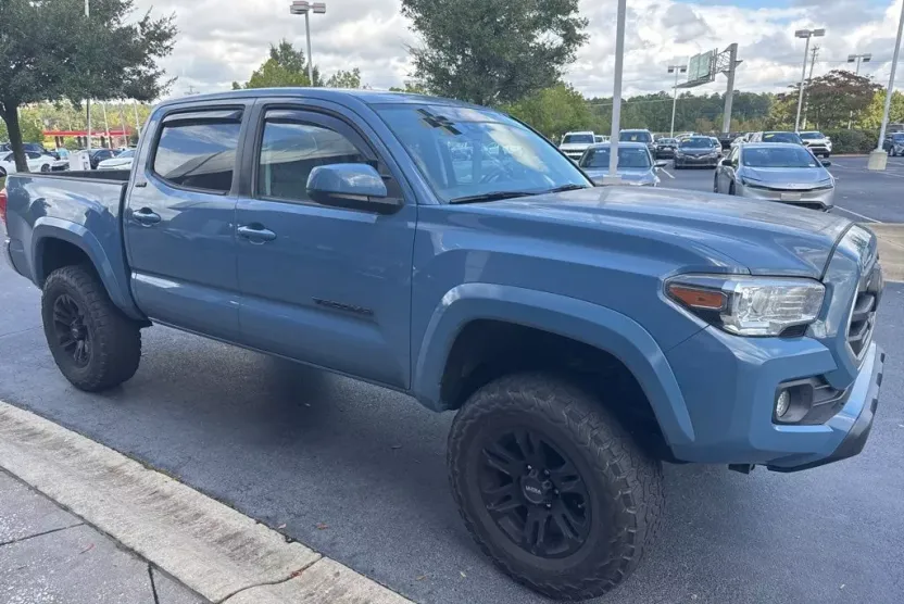 2019 Toyota Tacoma SR5 V6 photo 1