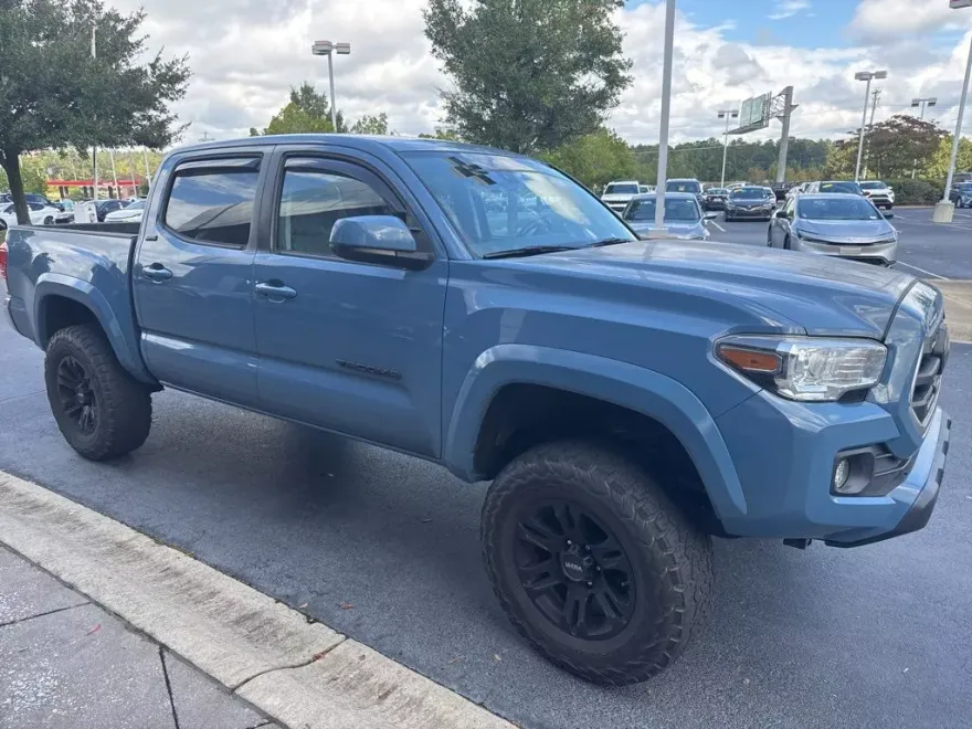 2019 Toyota Tacoma SR5 V6 photo 1